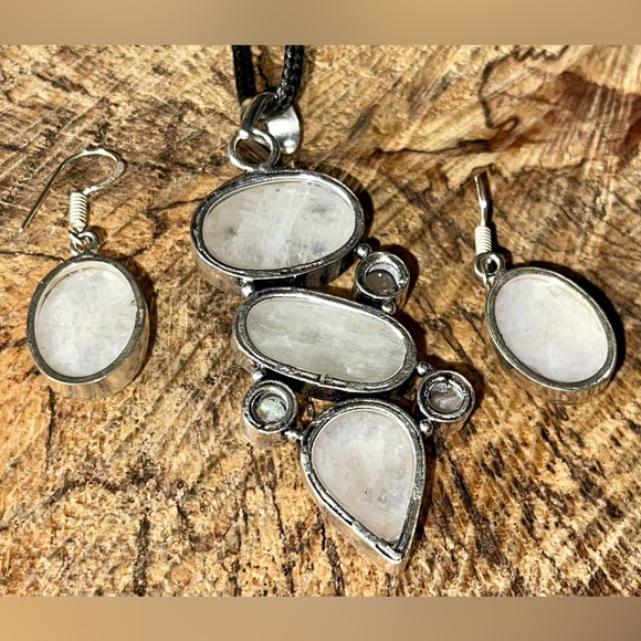 Rainbow Moonstone Pendant & Earrings Set - Picture 6 of 10